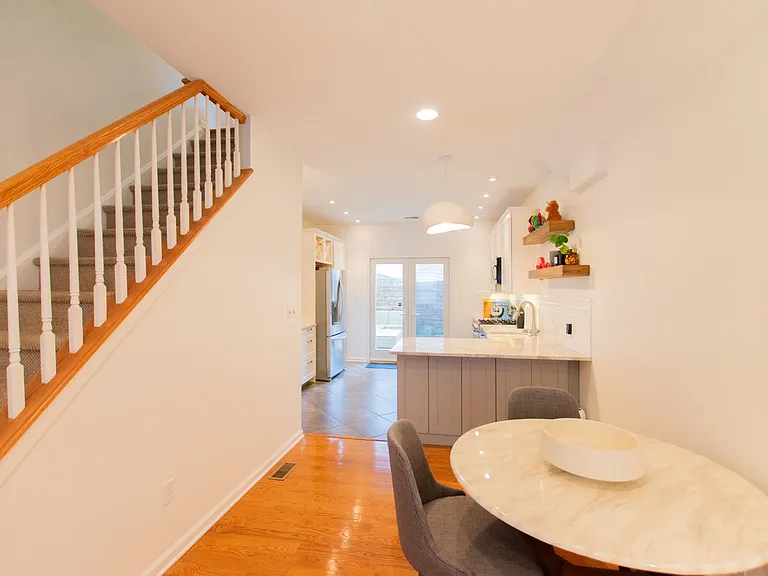 2207 Kimball St — Photo 5