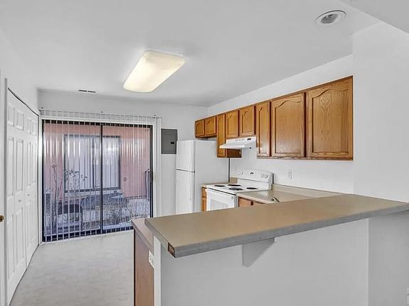 4th image of 1400 E 19th St