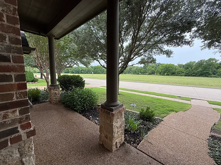 518 Creekside Dr — Photo 36