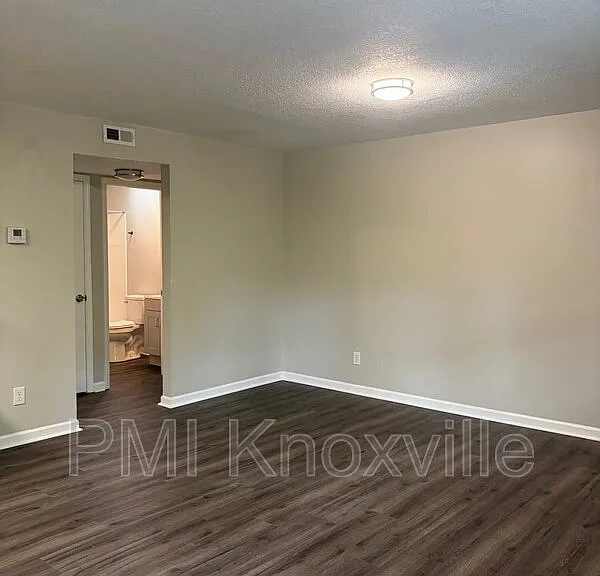123 Ingersoll Ave #2 — Photo 16