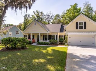 215 Black Skimmer Dr W, Beaufort, SC 29907
