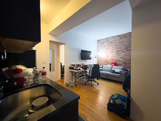 Rented by Denise Rosenblum, LREB | media 10