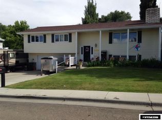 260 Clear View Dr, Green River, WY 82935
