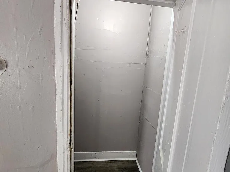 625 George St — Photo 15