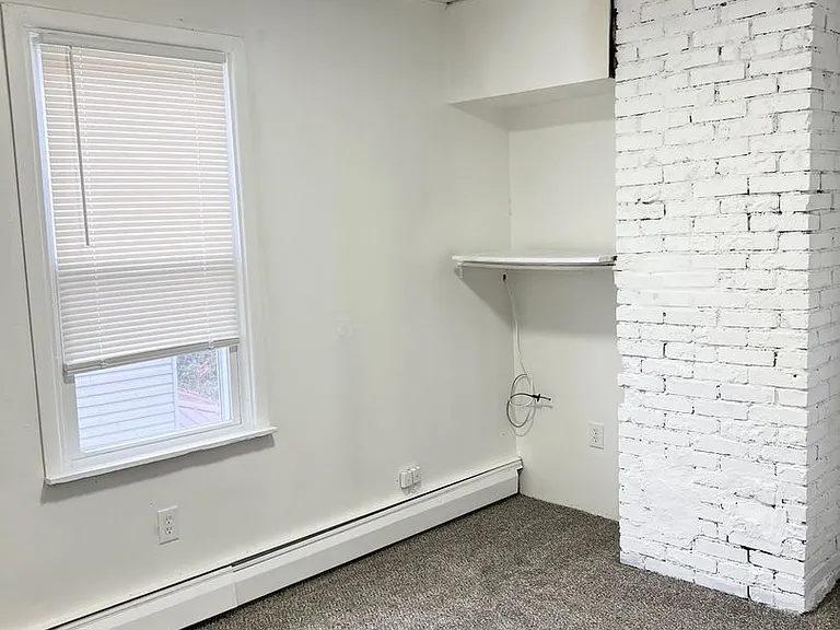 207 Wilbur St — Photo 18