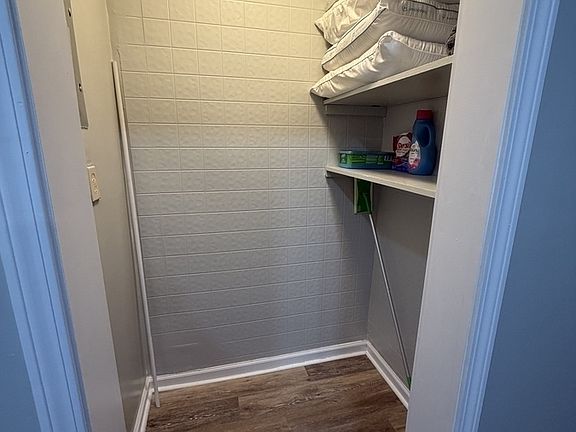 2nd image of 354 Baynes St Floor 3-2