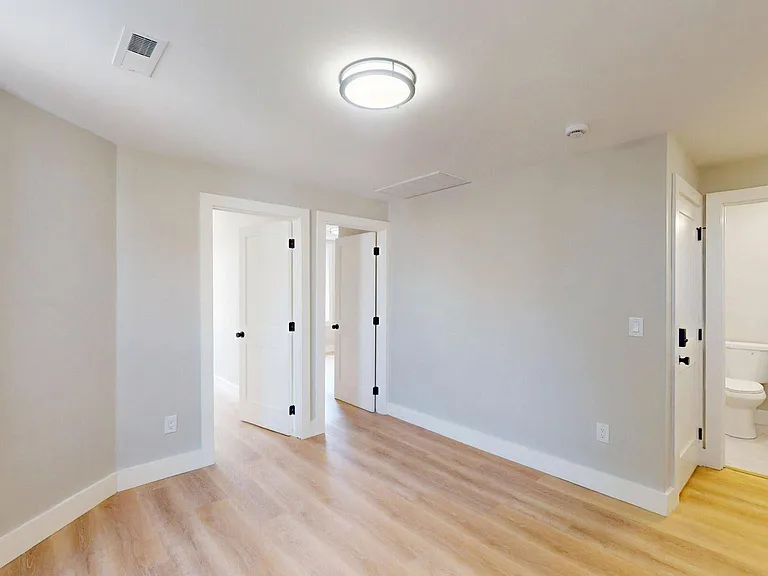 8 Curtis St #2 — Photo 6