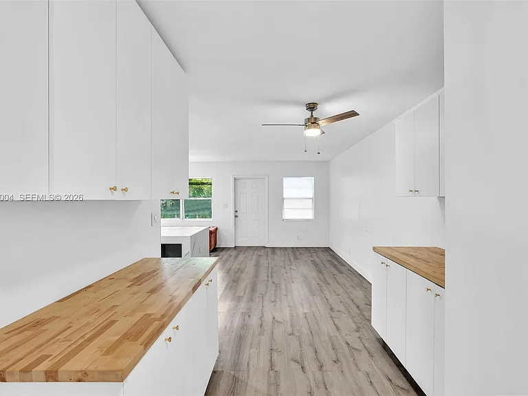 1517 NW 8th Ave #1517 — Photo 15