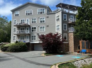 476 Main St #304, Mahone Bay, NS B0J2E0