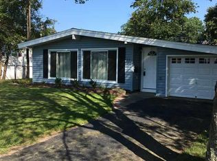 23 Hunting Rd, Colonie, NY 12205