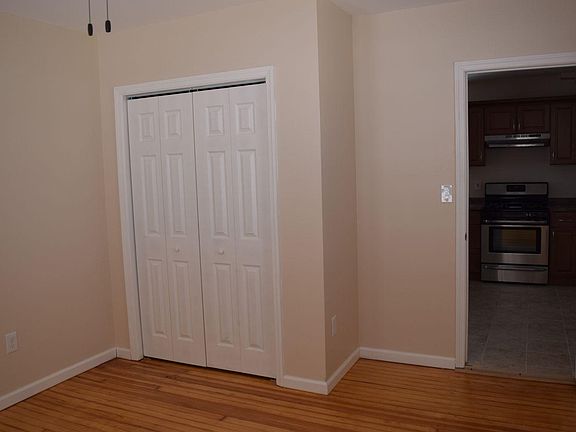 5th image of 89 Lowell St