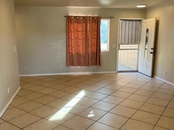 5th image of 3854 Mountain Ave