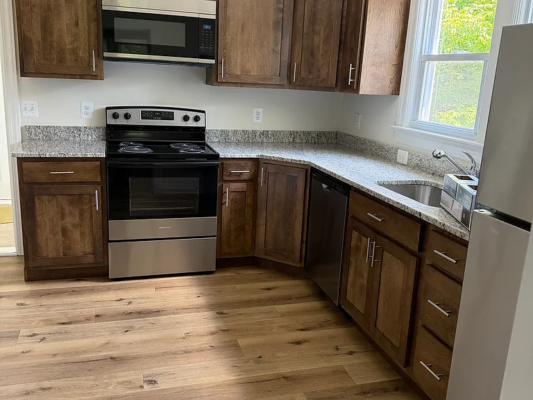 6321 Oakland Mills Rd — Photo 2