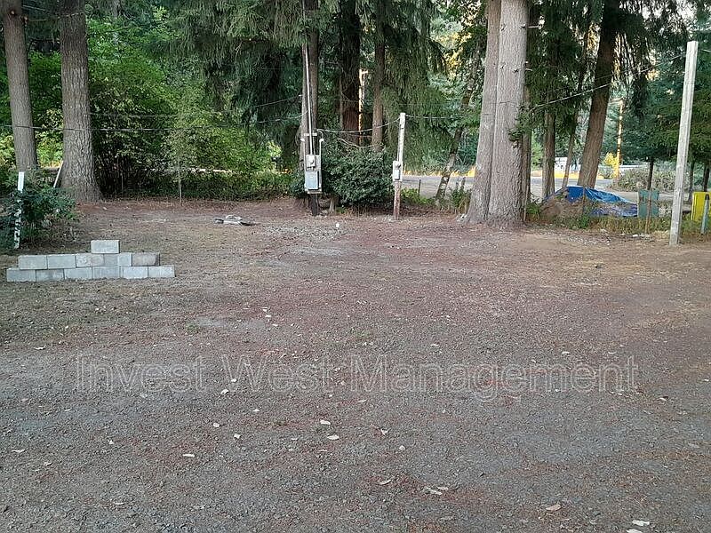 Country Setting Single Wide Manufactured Home Silverbrook RV Park 626