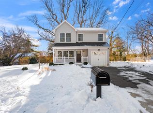 5 Abbington Place, Northport, NY 11768