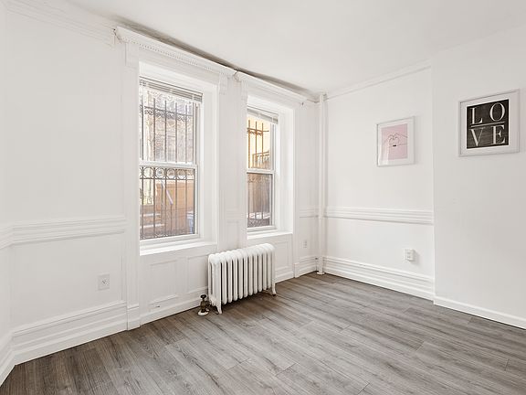 4th image of 207 W 136th St #1