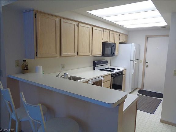 4th image of 8050 Harbor Creek Dr APT 2002