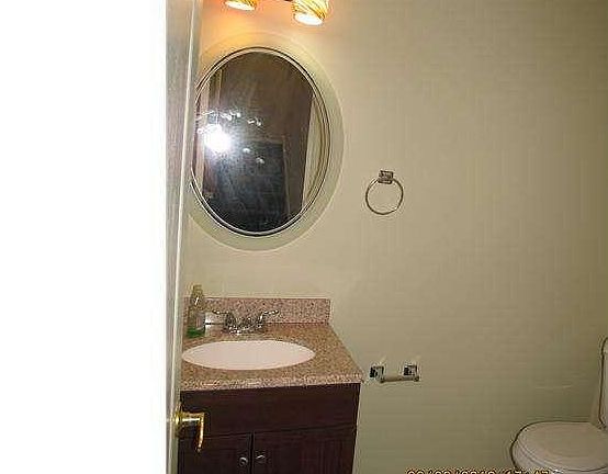 5th image of 13037 Blakeslee Ct #B