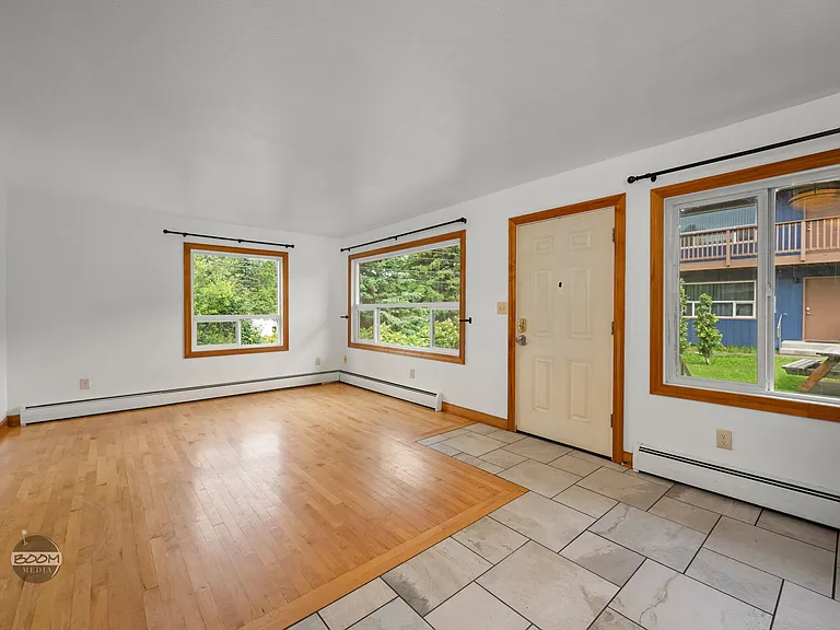 2326 Cordova St #8 — Photo 16