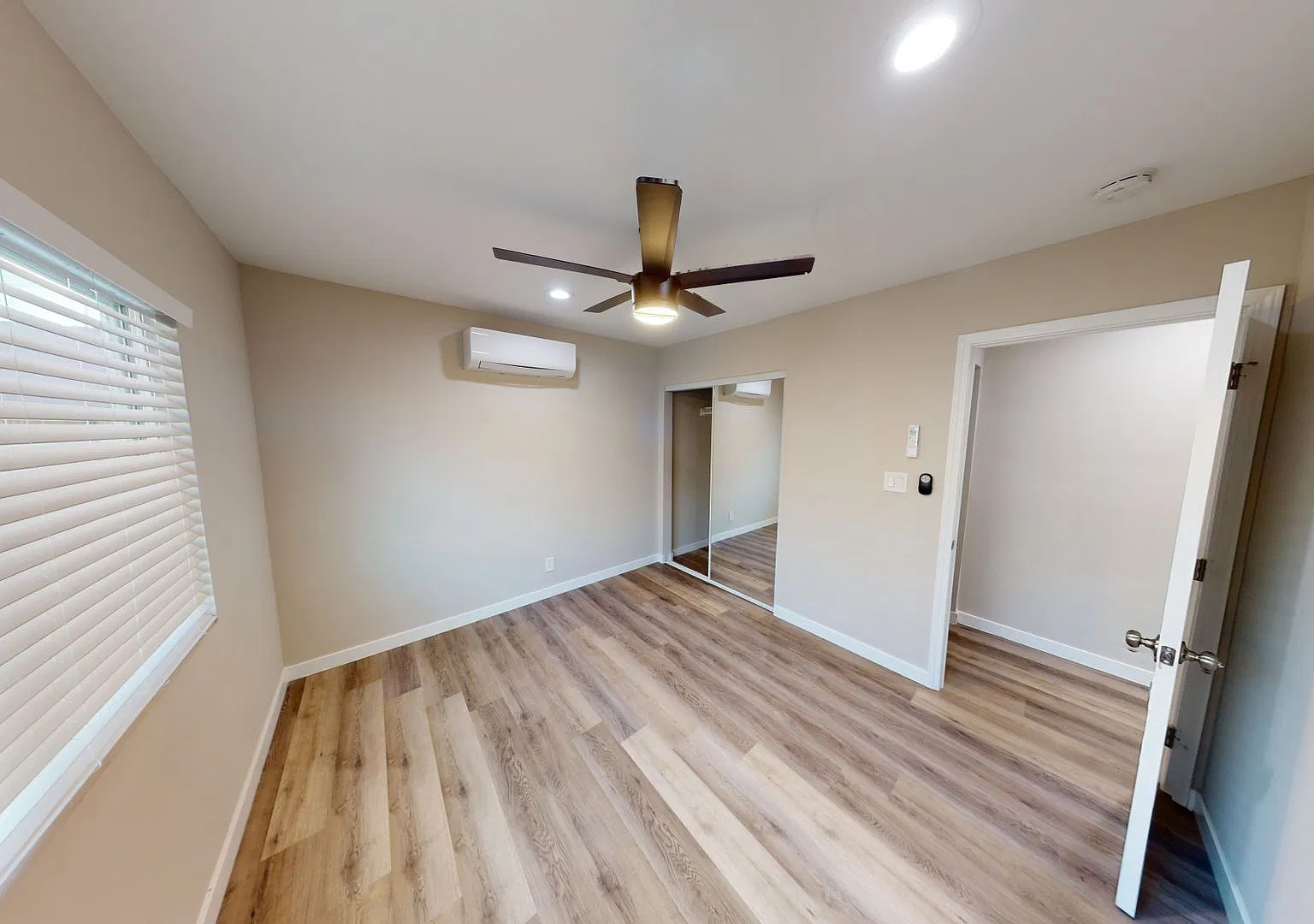4BD/2BA with a Garage — Photo 3