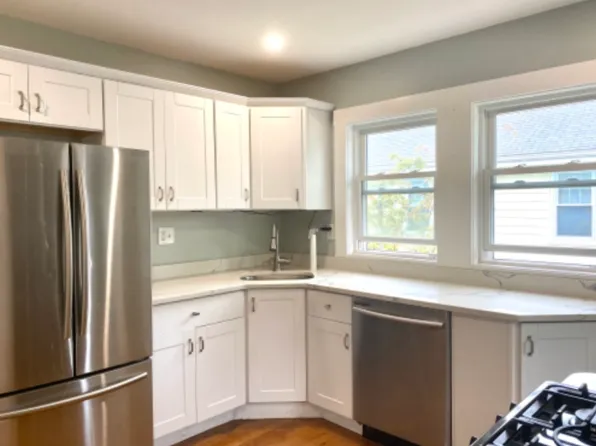347 Vermont St #2A, West Roxbury, MA 02132