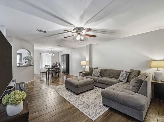 3rd image of 406 Rio Nueces