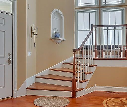 3rd image of 325 Highlands Blvd NE