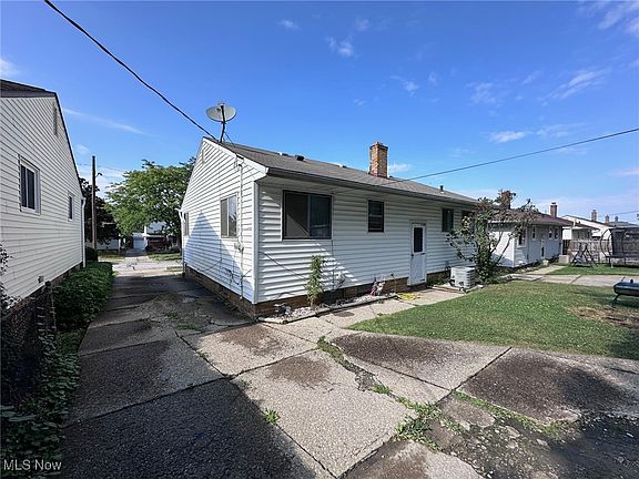 3rd image of 3613 Stanfield Dr