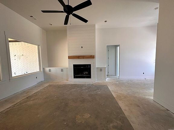 3rd image of 6034 Majestic Waters Dr