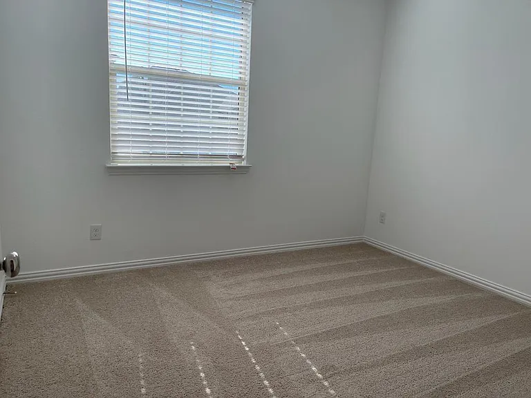 1115 Mahogany Ln — Photo 21