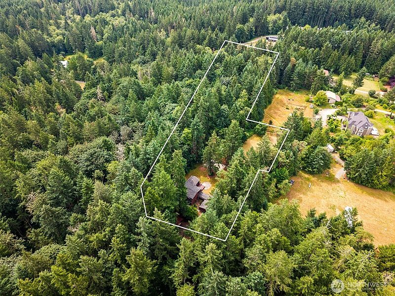 2nd image of 2723 NE Heron Pond Lane