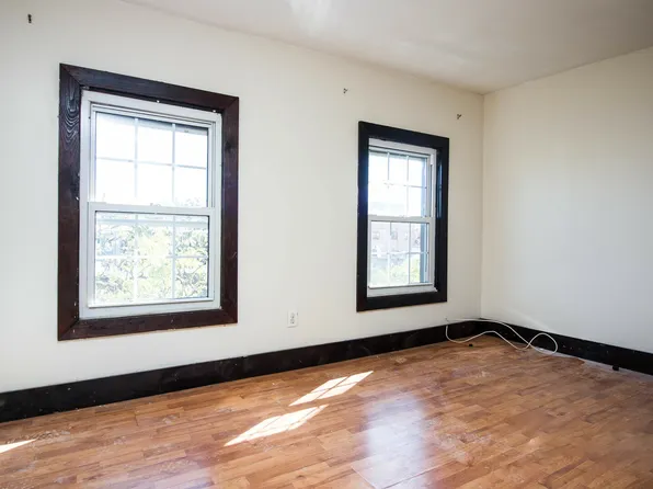 189 Stanhope Street image 3 of 13