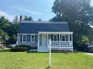 37 Freda Ln, Lowell, MA 01854