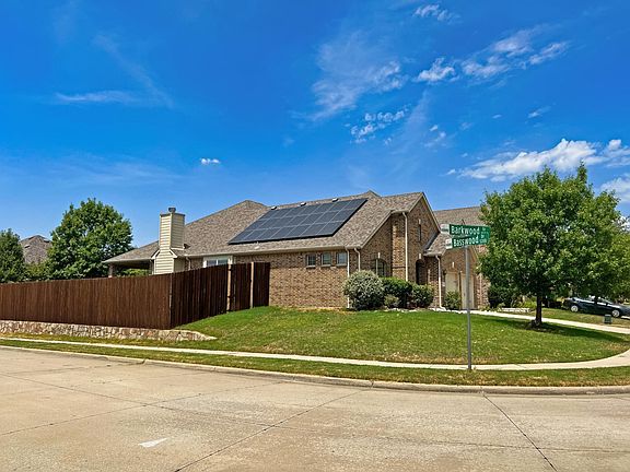 Solar Paid by Owner! Huge Electric Savings