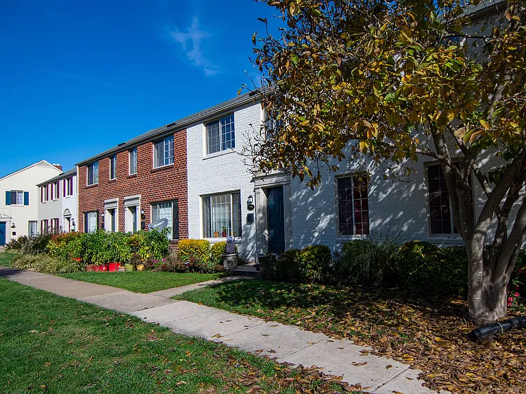 Brookville Townhomes Exterior 40