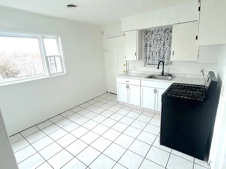 1703 Carrie St #3 — Photo 6