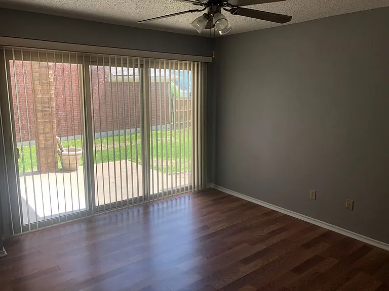 1002 Alameda Dr — Photo 12