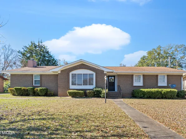 709 Meadowridge Dr, Warner Robins, GA 31093