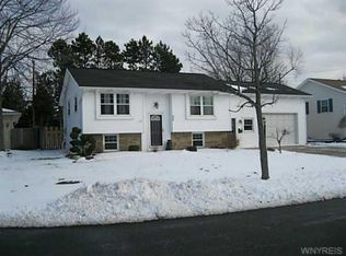 90 Bernice Dr, West Seneca, NY