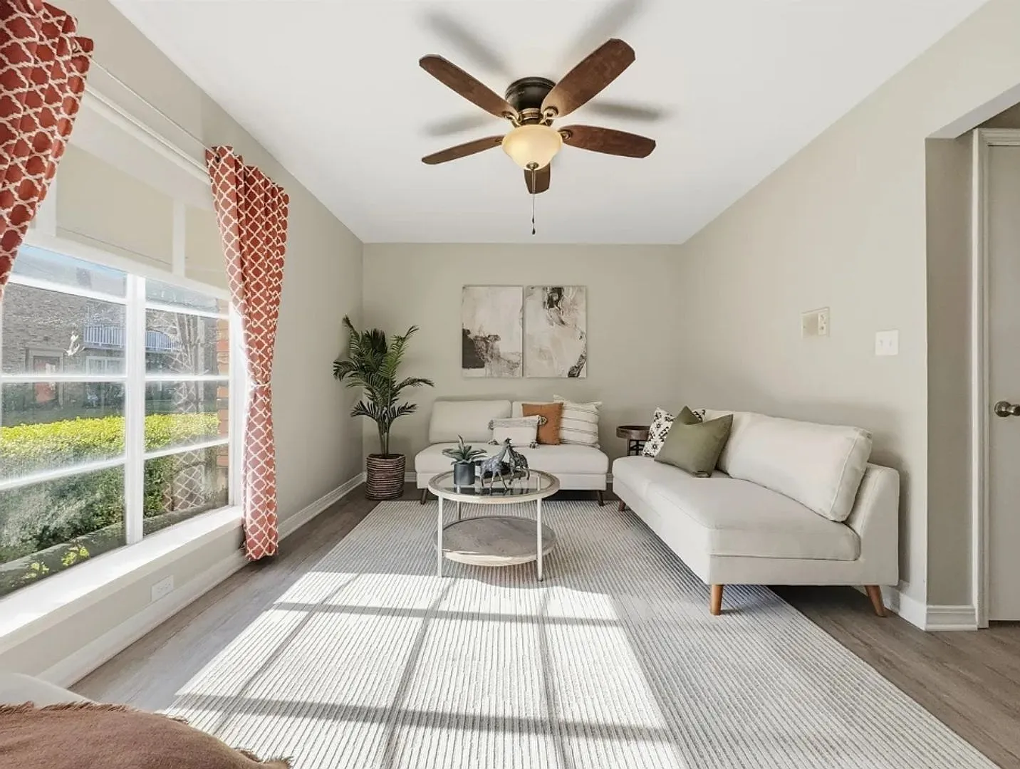 Gorgeous Shreveport Townhome! — Photo 2