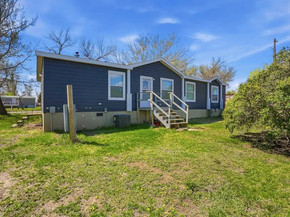 420 William St, Wall, SD 57790