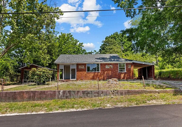 108 E Ann Dr SW — Photo 2