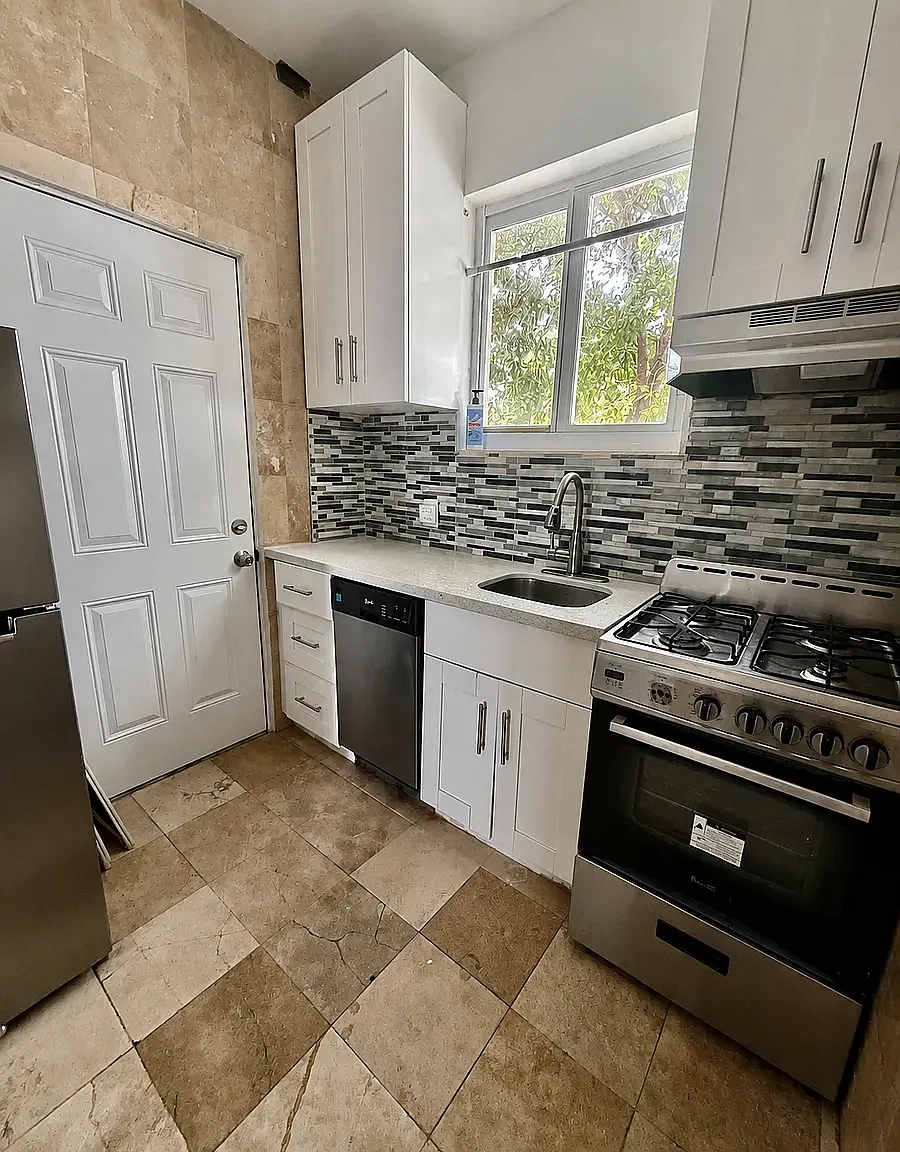 Studio, 500 sqft, $1,700 — Photo 1