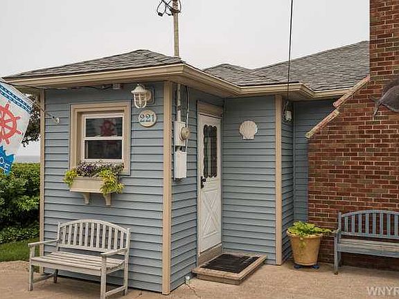 3rd image of 221 Ontario St