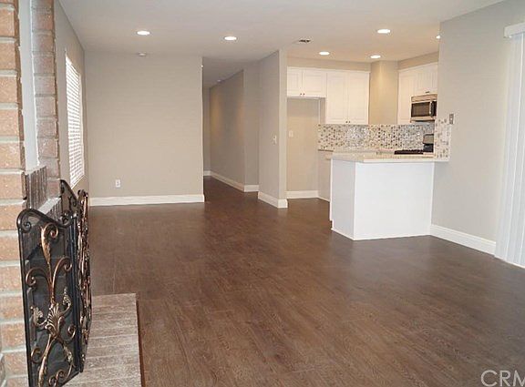 5th image of 2454 Peacock Ln