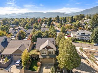 401 Clinton St, Ashland, OR 97520