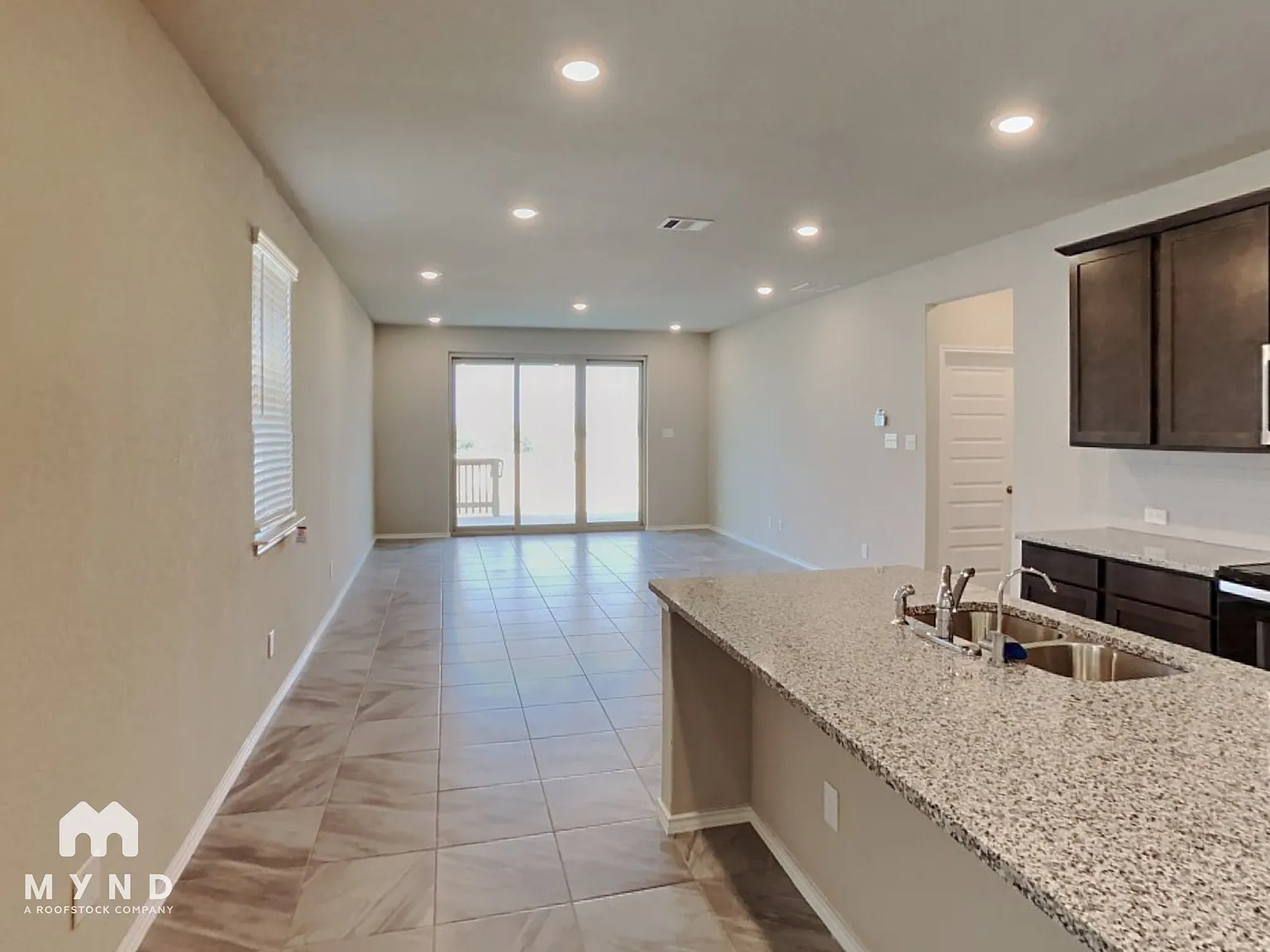4 bed, 2.5 bath, 2224 sqft, $1,745 — Photo 4