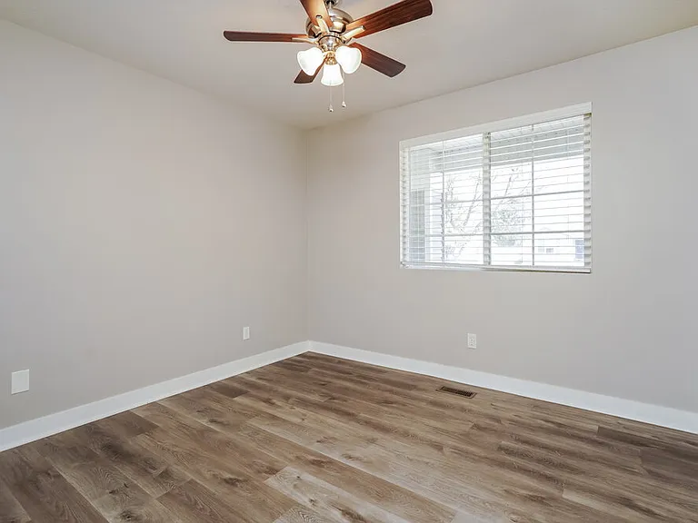4053 W 5075 S — Photo 12