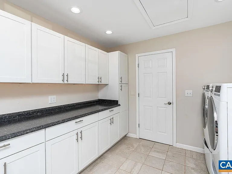 2810 Locust Hill Dr — Photo 45