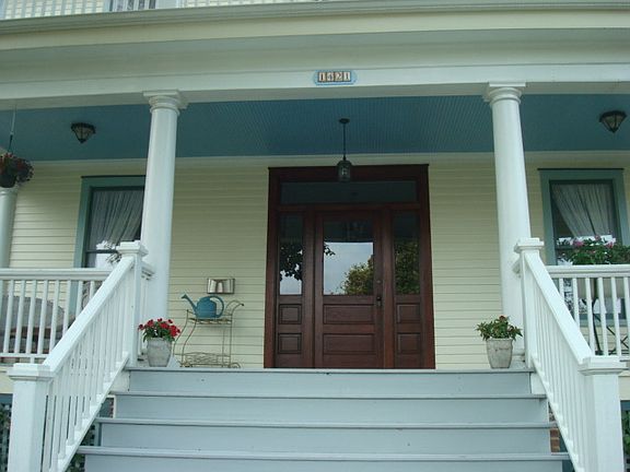 2nd image of 1421 Fremont Pl